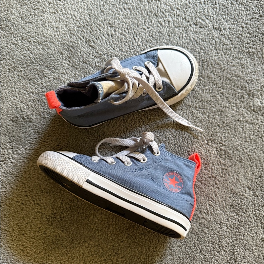 Converse Blue High-Top Sneakers Classic Design